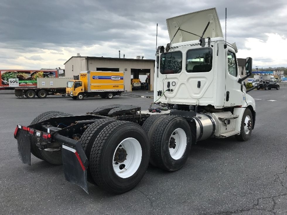 Day Cab Tractor-Heavy Duty Tractors-Freightliner-2020-T12664ST-Harrisonburg-VA-276,006\n\t\tmiles-$ 58,750 - Image 7