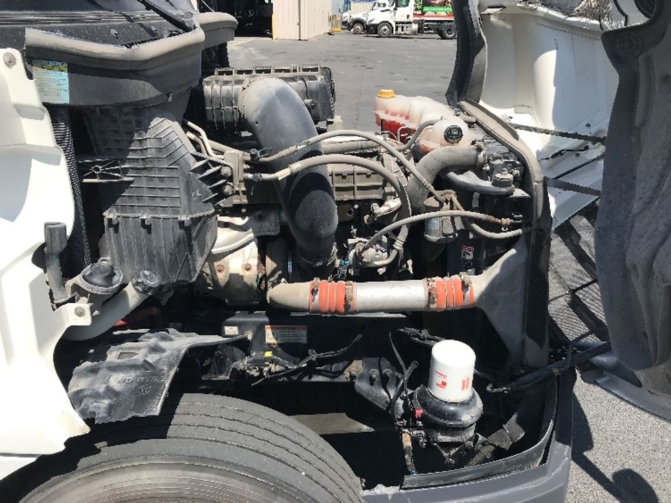 Day Cab Tractor-Heavy Duty Tractors-Freightliner-2020-T12664ST-Harrisonburg-VA-321,703\n\t\tmiles-$ 55,750 - Image 12