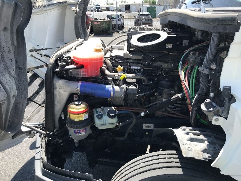 Day Cab Tractor-Heavy Duty Tractors-Freightliner-2020-T12664ST-Harrisonburg-VA-321,703\n\t\tmiles-$ 55,750 - Image 16