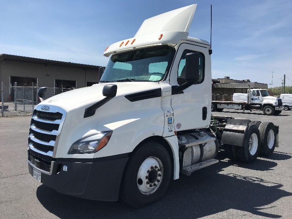Day Cab Tractor-Heavy Duty Tractors-Freightliner-2020-T12664ST-Harrisonburg-VA-321,703\n\t\tmiles-$ 55,750 - Image 3