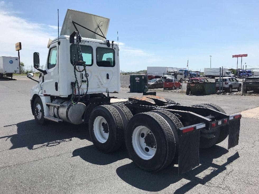 Day Cab Tractor-Heavy Duty Tractors-Freightliner-2020-T12664ST-Harrisonburg-VA-321,703\n\t\tmiles-$ 55,750 - Image 5