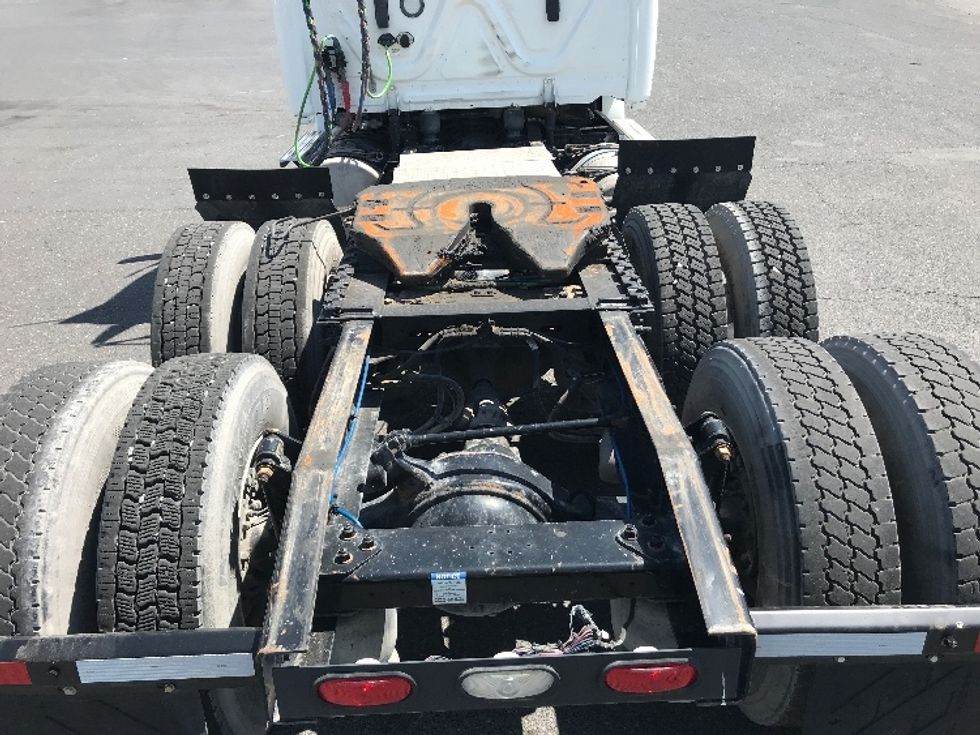 Day Cab Tractor-Heavy Duty Tractors-Freightliner-2020-T12664ST-Harrisonburg-VA-321,703\n\t\tmiles-$ 55,750 - Image 6