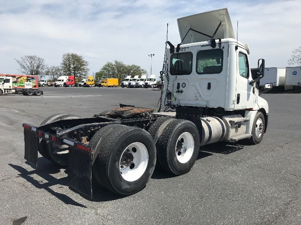 Day Cab Tractor-Heavy Duty Tractors-Freightliner-2020-T12664ST-Harrisonburg-VA-321,703\n\t\tmiles-$ 55,750 - Image 7