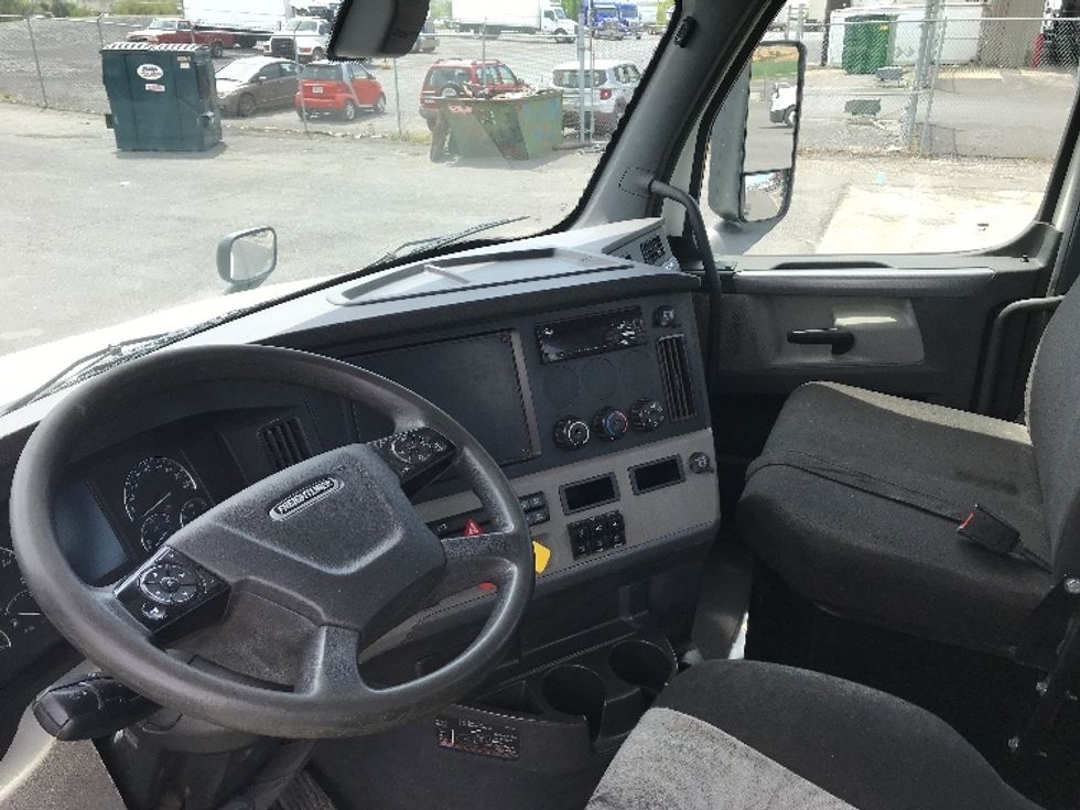 Day Cab Tractor-Heavy Duty Tractors-Freightliner-2020-T12664ST-Harrisonburg-VA-351,152\n\t\tmiles-$ 54,000 - Image 10