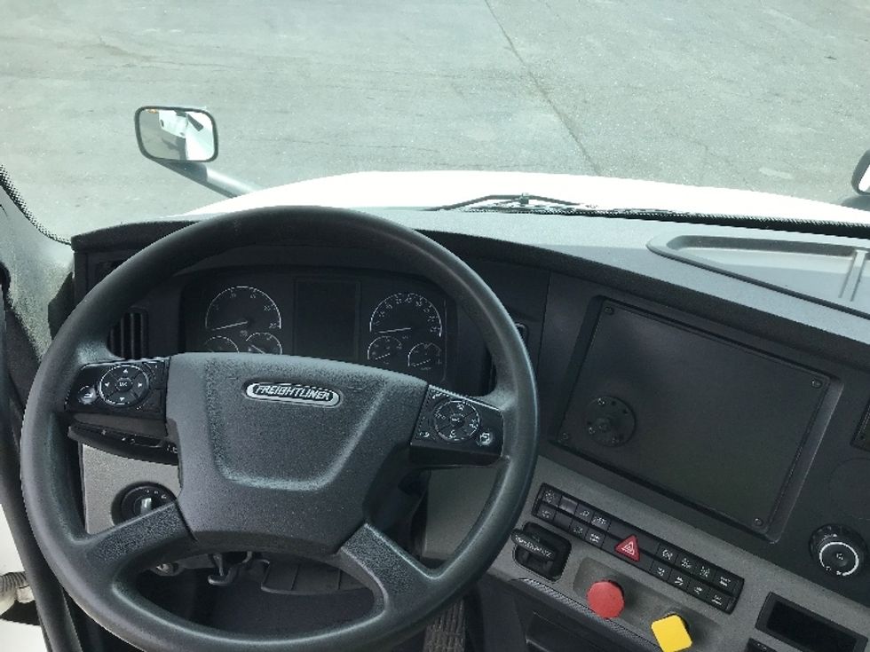 Day Cab Tractor-Heavy Duty Tractors-Freightliner-2020-T12664ST-Harrisonburg-VA-351,152\n\t\tmiles-$ 54,000 - Image 11
