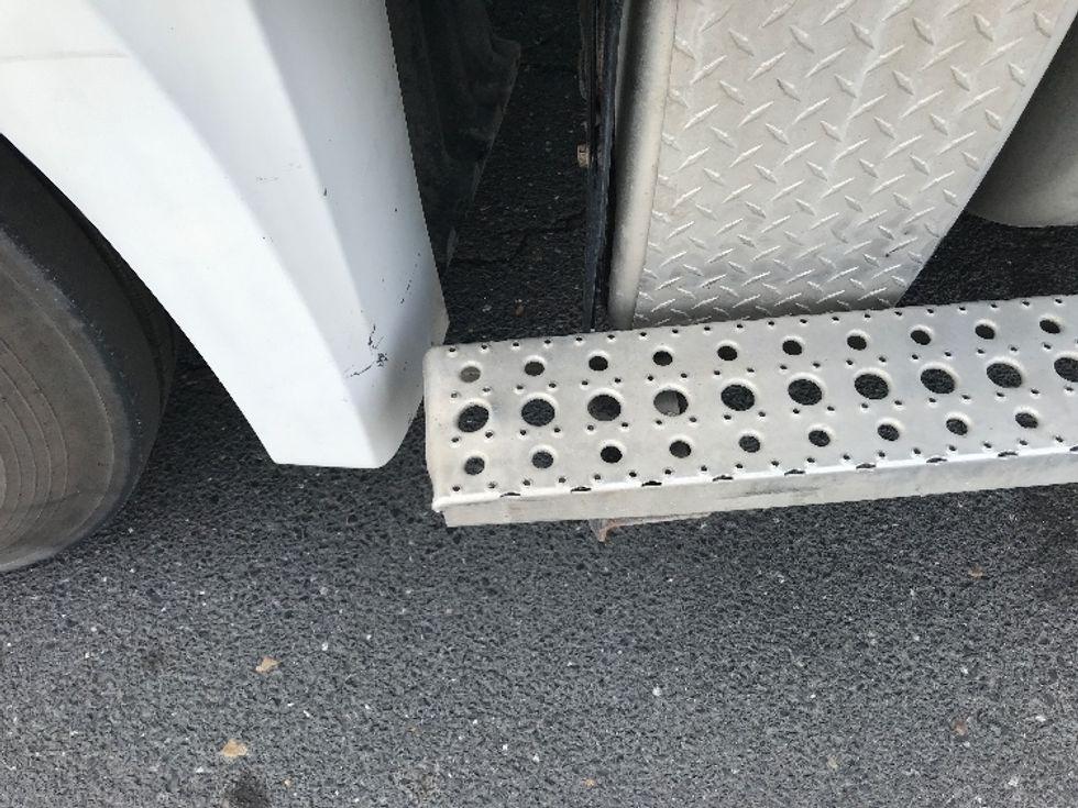 Day Cab Tractor-Heavy Duty Tractors-Freightliner-2020-T12664ST-Harrisonburg-VA-351,152\n\t\tmiles-$ 54,000 - Image 17