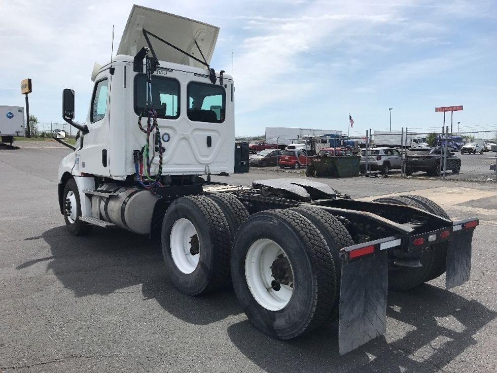 Day Cab Tractor-Heavy Duty Tractors-Freightliner-2020-T12664ST-Harrisonburg-VA-351,152\n\t\tmiles-$ 54,000 - Image 5