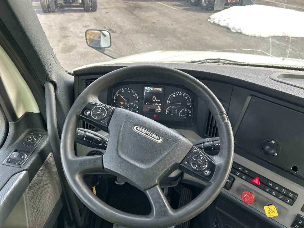 Day Cab Tractor-Heavy Duty Tractors-Freightliner-2020-T12664ST-Harrisonburg-VA-506,597\n\t\tmiles-$ 43,750 - Image 11