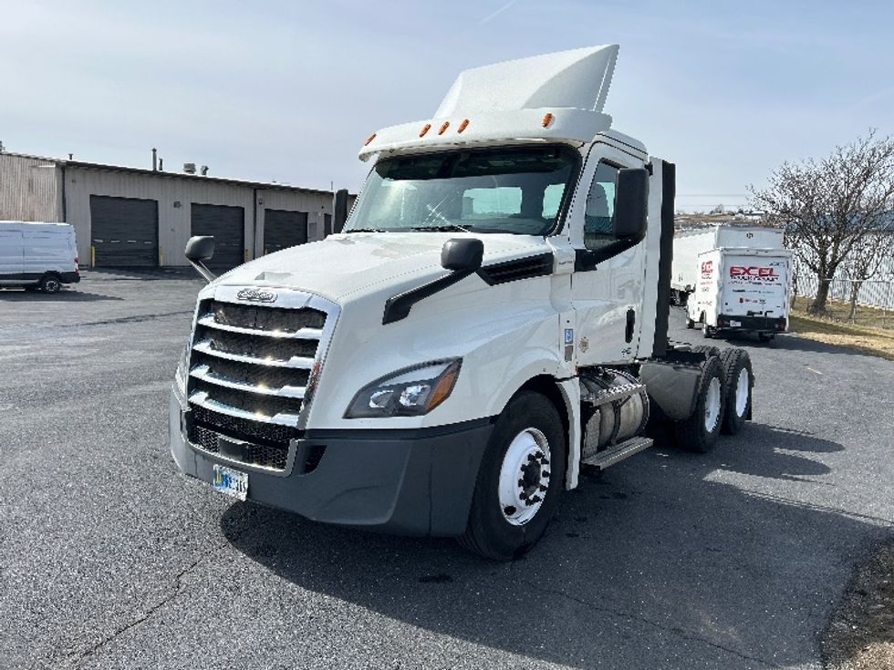 Day Cab Tractor-Heavy Duty Tractors-Freightliner-2020-T12664ST-Harrisonburg-VA-506,597\n\t\tmiles-$ 43,750 - Image 3