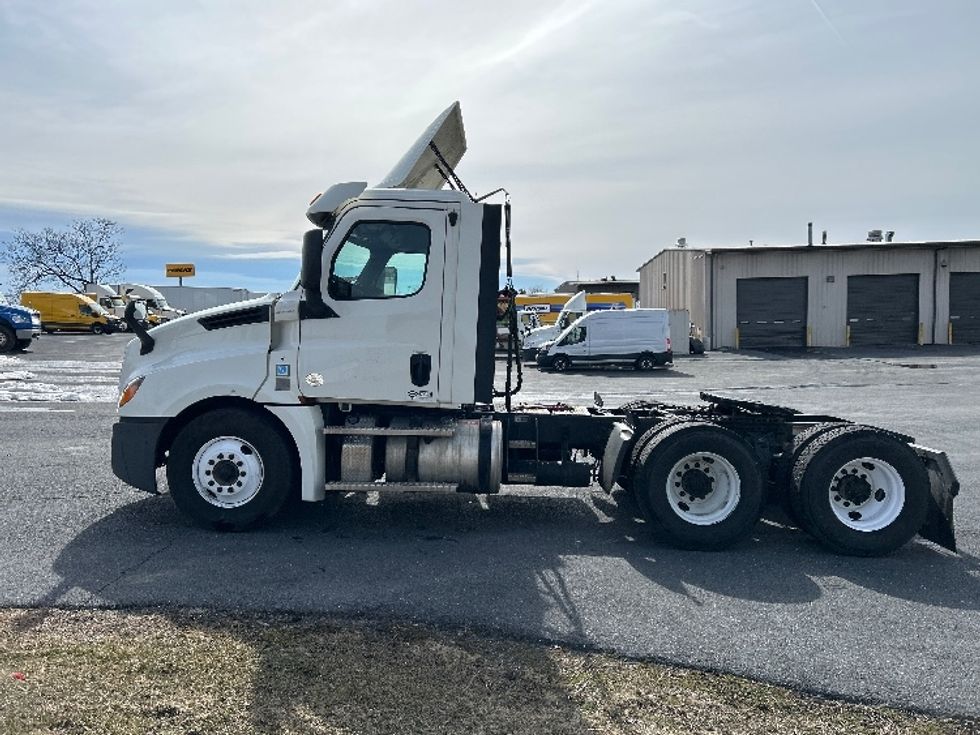 Day Cab Tractor-Heavy Duty Tractors-Freightliner-2020-T12664ST-Harrisonburg-VA-506,597\n\t\tmiles-$ 43,750 - Image 4