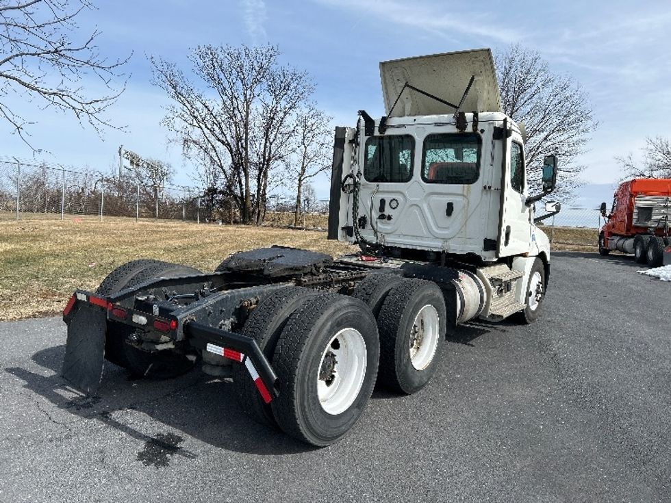 Day Cab Tractor-Heavy Duty Tractors-Freightliner-2020-T12664ST-Harrisonburg-VA-506,597\n\t\tmiles-$ 43,750 - Image 7