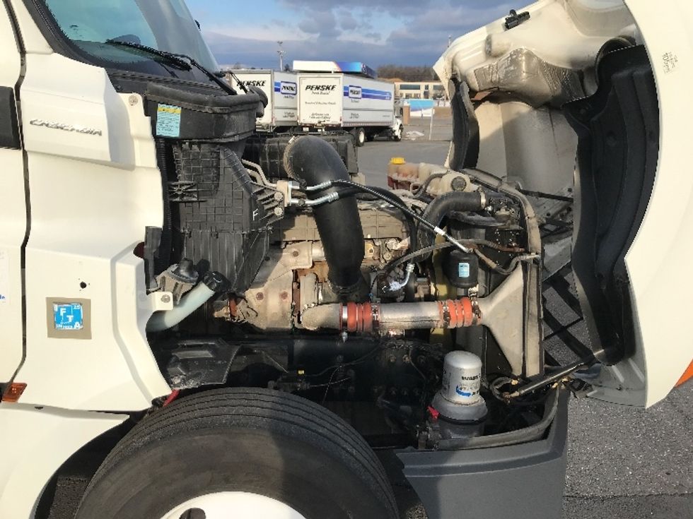 Day Cab Tractor-Heavy Duty Tractors-Freightliner-2020-T12664ST-Harrisonburg-VA-550,783\n\t\tmiles-$ 39,000 - Image 15