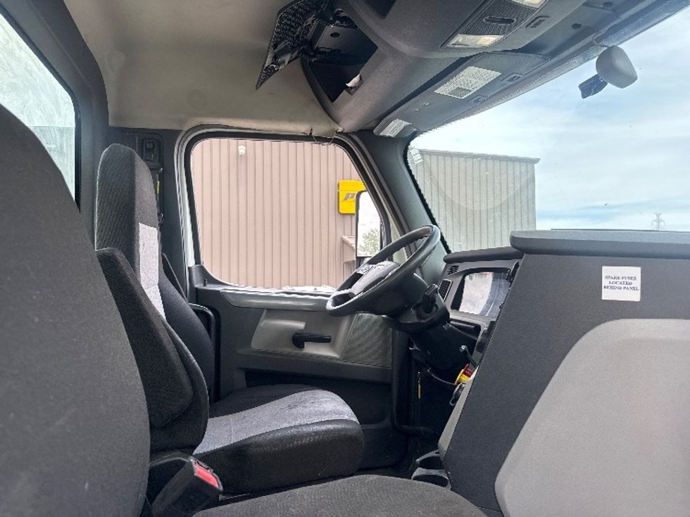 Day Cab Tractor-Heavy Duty Tractors-Freightliner-2020-T12664ST-Hazelwood-MO-584,885\n\t\tmiles-$ 41,000 - Image 14