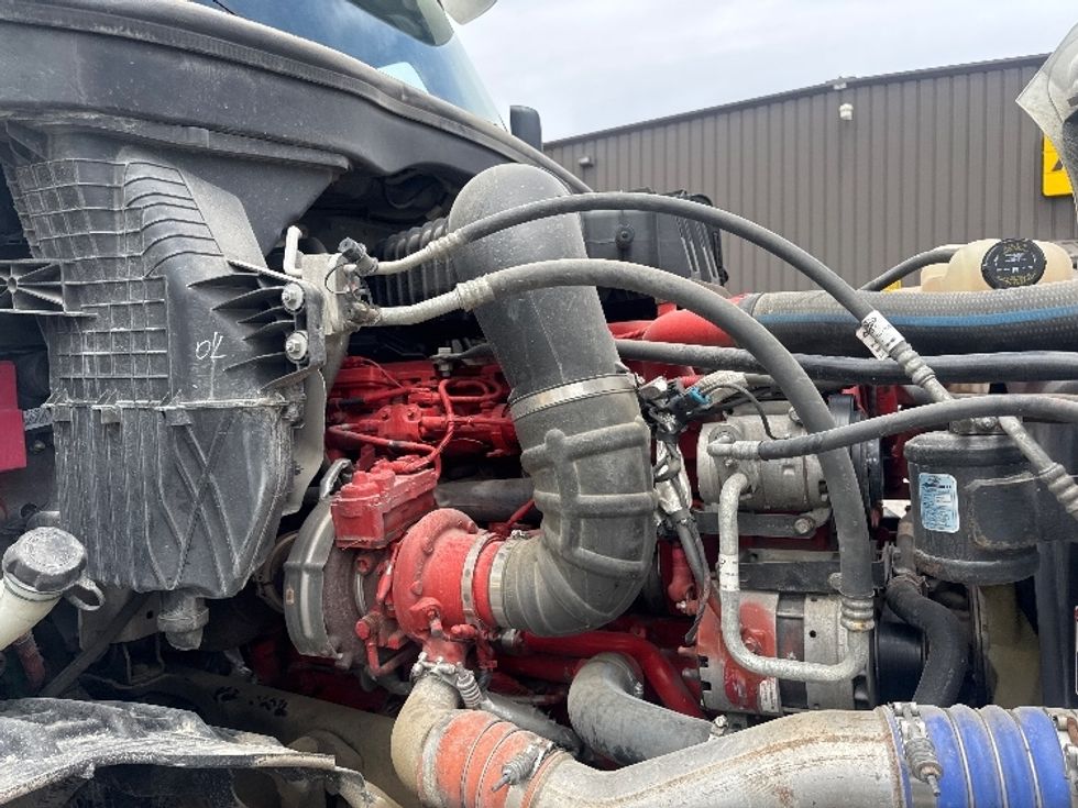 Day Cab Tractor-Heavy Duty Tractors-Freightliner-2020-T12664ST-Hazelwood-MO-584,885\n\t\tmiles-$ 41,000 - Image 15