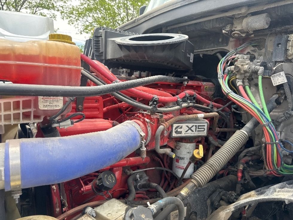 Day Cab Tractor-Heavy Duty Tractors-Freightliner-2020-T12664ST-Hazelwood-MO-584,885\n\t\tmiles-$ 41,000 - Image 16