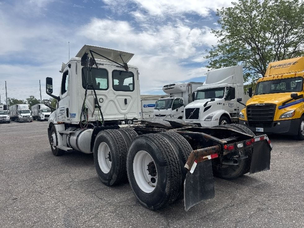 Day Cab Tractor-Heavy Duty Tractors-Freightliner-2020-T12664ST-Hazelwood-MO-584,885\n\t\tmiles-$ 41,000 - Image 5