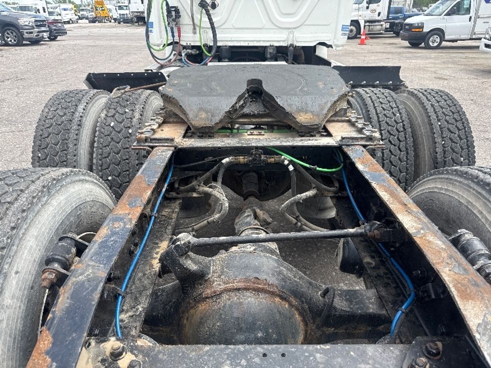 Day Cab Tractor-Heavy Duty Tractors-Freightliner-2020-T12664ST-Hazelwood-MO-584,885\n\t\tmiles-$ 41,000 - Image 6