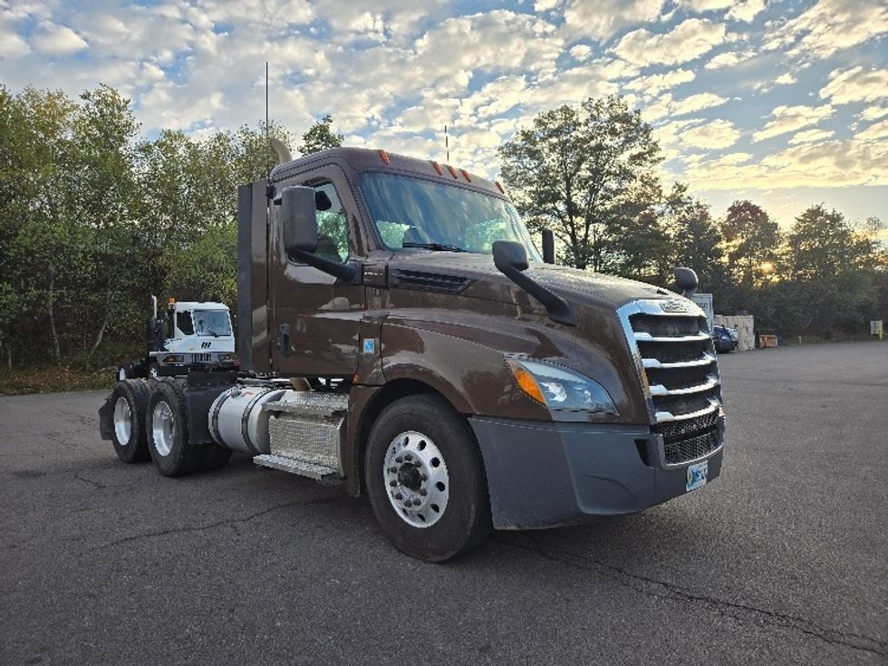 Day Cab Tractor-Heavy Duty Tractors-Freightliner-2020-T12664ST-Hazleton-PA-149,678\n\t\tmiles-$ 56,250 - Image 1
