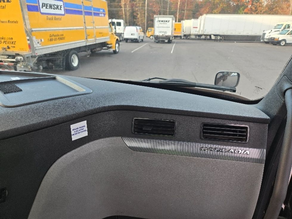 Day Cab Tractor-Heavy Duty Tractors-Freightliner-2020-T12664ST-Hazleton-PA-149,678\n\t\tmiles-$ 56,250 - Image 13