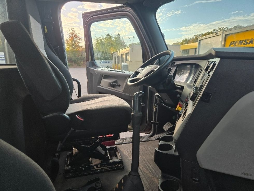 Day Cab Tractor-Heavy Duty Tractors-Freightliner-2020-T12664ST-Hazleton-PA-149,678\n\t\tmiles-$ 56,250 - Image 14