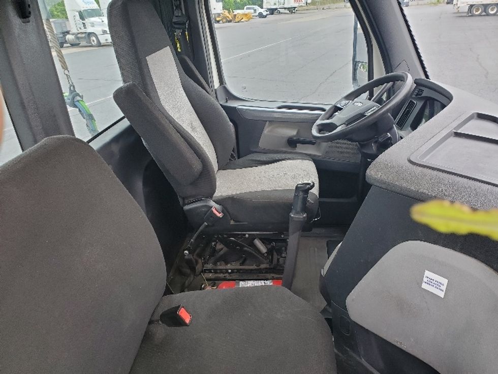 Day Cab Tractor-Heavy Duty Tractors-Freightliner-2020-T12664ST-Hazleton-PA-489,610\n\t\tmiles-$ 47,000 - Image 14