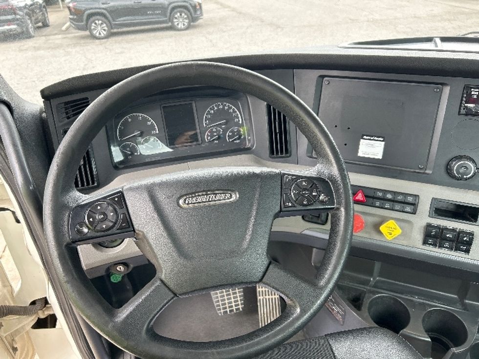 Day Cab Tractor-Heavy Duty Tractors-Freightliner-2020-T12664ST-Homewood-AL-420,102\n\t\tmiles-$ 43,750 - Image 11