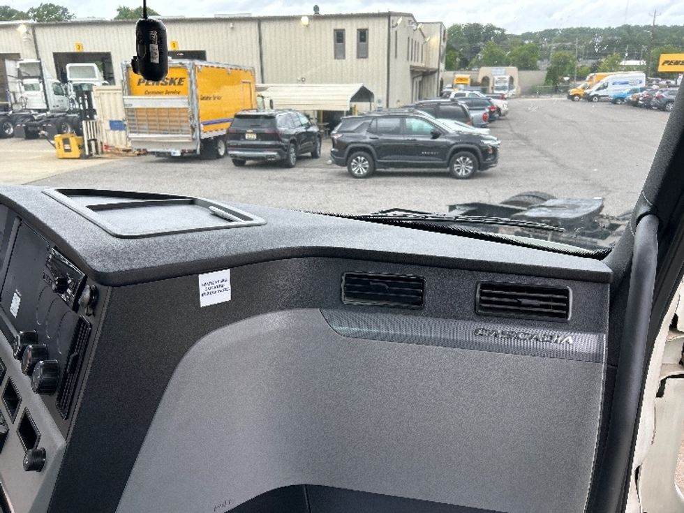 Day Cab Tractor-Heavy Duty Tractors-Freightliner-2020-T12664ST-Homewood-AL-420,102\n\t\tmiles-$ 43,750 - Image 13