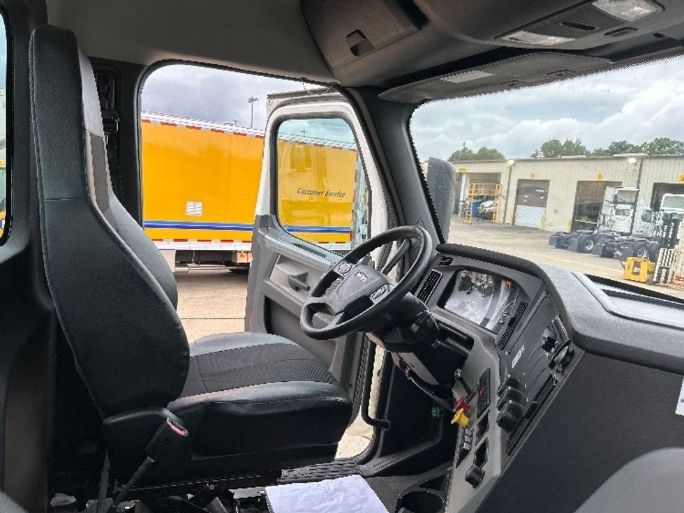 Day Cab Tractor-Heavy Duty Tractors-Freightliner-2020-T12664ST-Homewood-AL-420,102\n\t\tmiles-$ 43,750 - Image 14