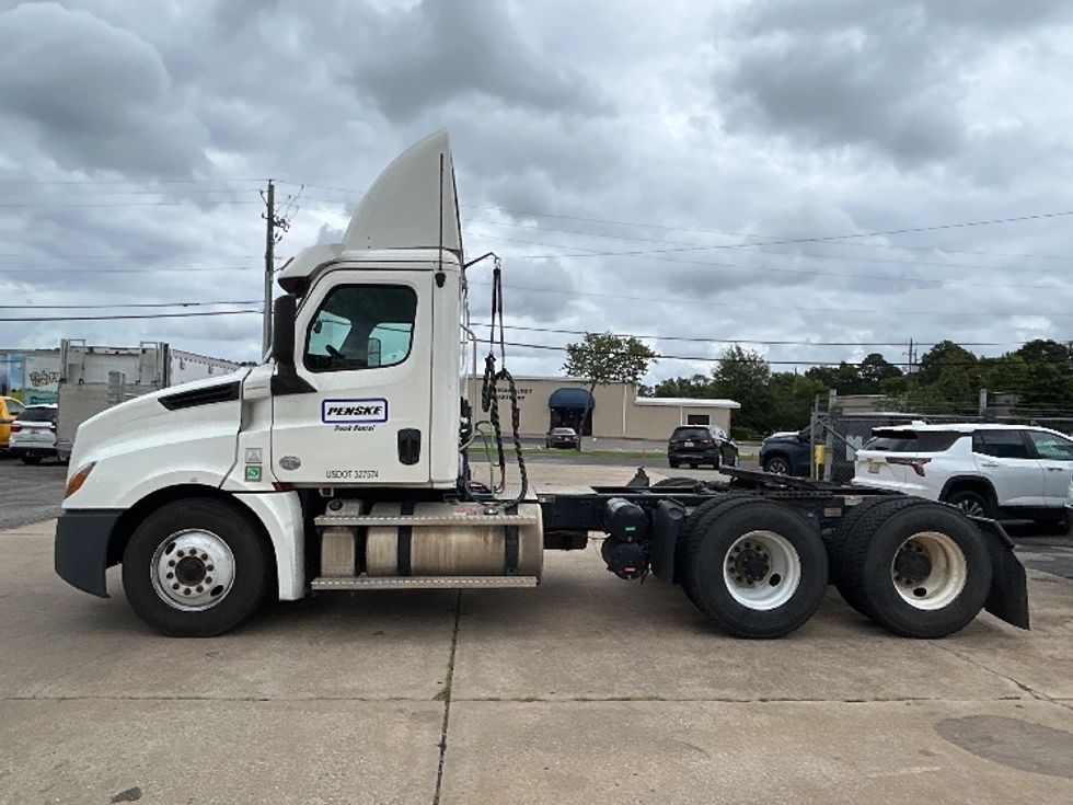 Day Cab Tractor-Heavy Duty Tractors-Freightliner-2020-T12664ST-Homewood-AL-420,102\n\t\tmiles-$ 43,750 - Image 4