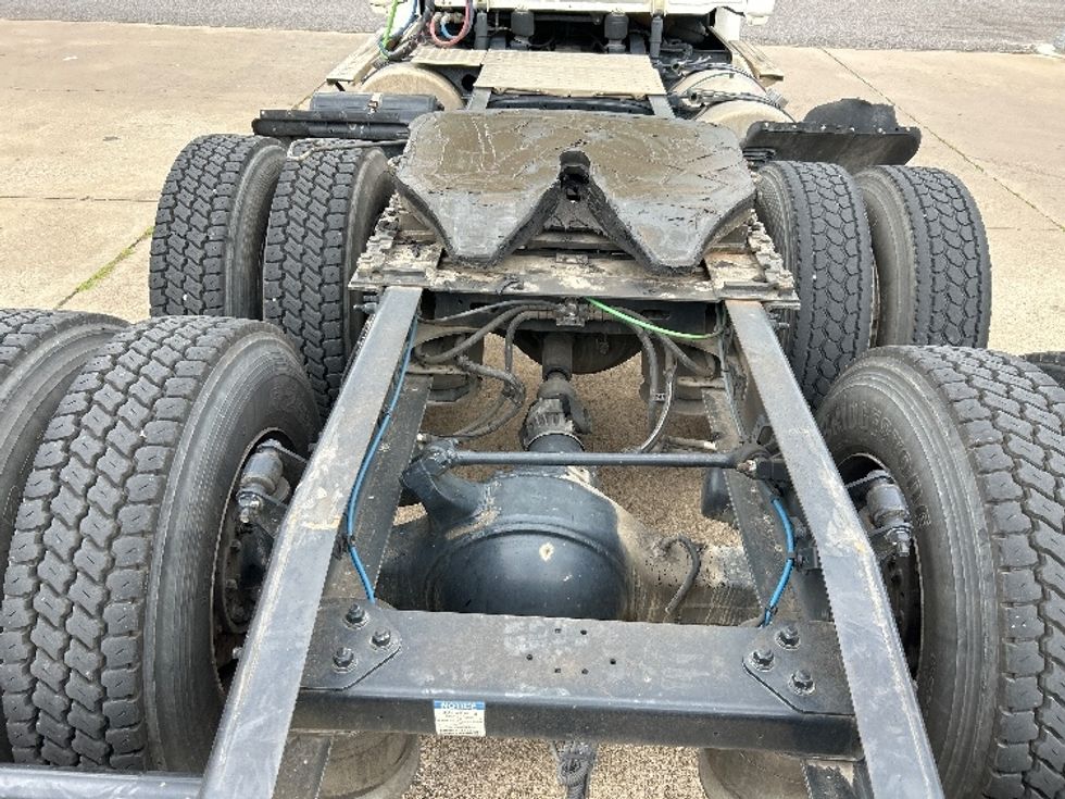 Day Cab Tractor-Heavy Duty Tractors-Freightliner-2020-T12664ST-Homewood-AL-420,102\n\t\tmiles-$ 43,750 - Image 6