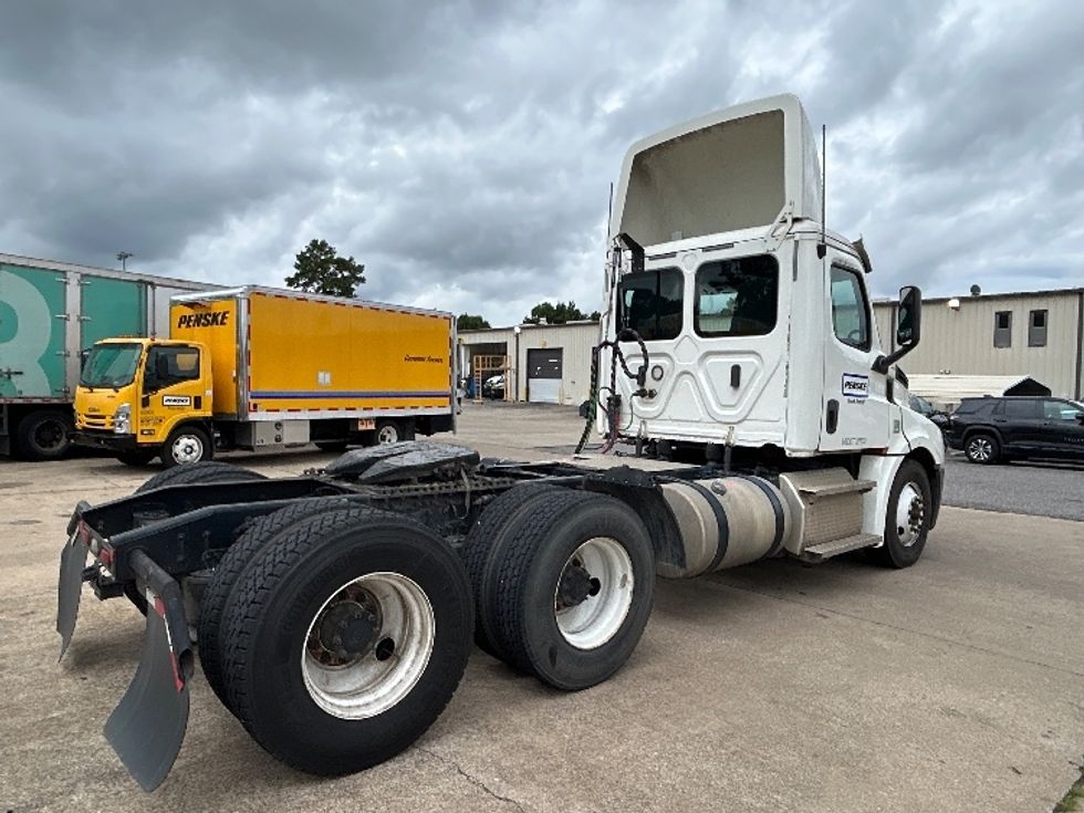 Day Cab Tractor-Heavy Duty Tractors-Freightliner-2020-T12664ST-Homewood-AL-420,102\n\t\tmiles-$ 43,750 - Image 7