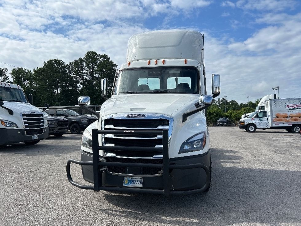 Day Cab Tractor-Heavy Duty Tractors-Freightliner-2020-T12664ST-Homewood-AL-524,371\n\t\tmiles-$ 41,250 - Image 2