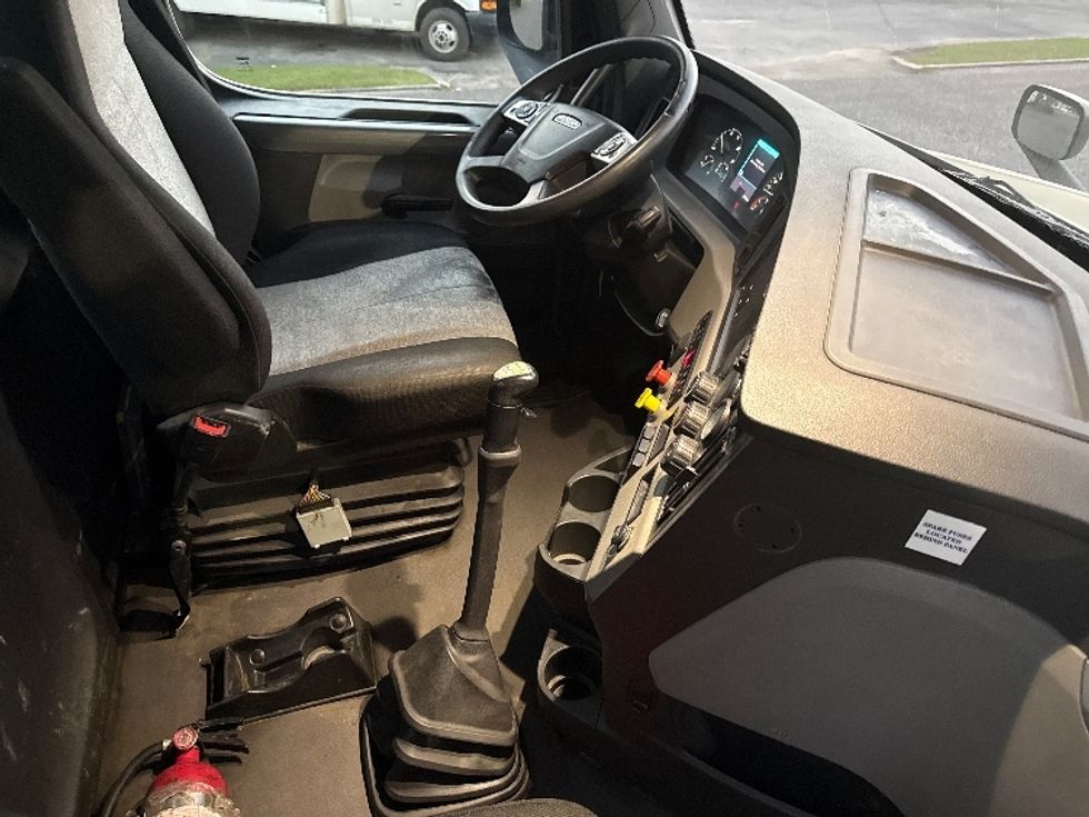 Day Cab Tractor-Heavy Duty Tractors-Freightliner-2020-T12664ST-Homewood-AL-544,687\n\t\tmiles-$ 39,500 - Image 14