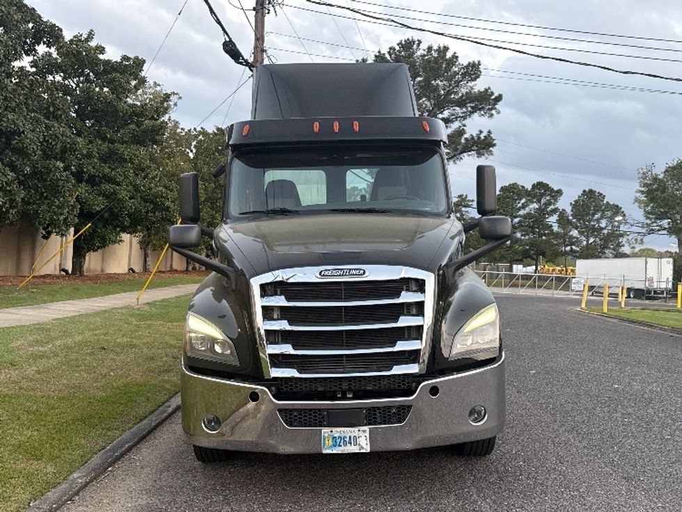 Day Cab Tractor-Heavy Duty Tractors-Freightliner-2020-T12664ST-Homewood-AL-544,687\n\t\tmiles-$ 39,500 - Image 2
