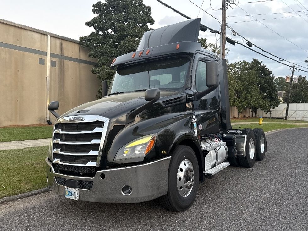 Day Cab Tractor-Heavy Duty Tractors-Freightliner-2020-T12664ST-Homewood-AL-544,687\n\t\tmiles-$ 39,500 - Image 3