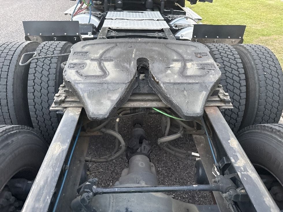 Day Cab Tractor-Heavy Duty Tractors-Freightliner-2020-T12664ST-Homewood-AL-544,687\n\t\tmiles-$ 39,500 - Image 6