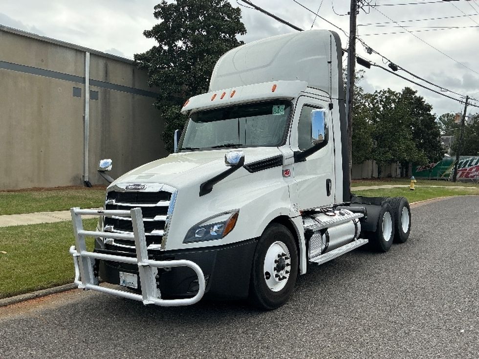 Day Cab Tractor-Heavy Duty Tractors-Freightliner-2020-T12664ST-Homewood-AL-569,696\n\t\tmiles-$ 40,750 - Image 3