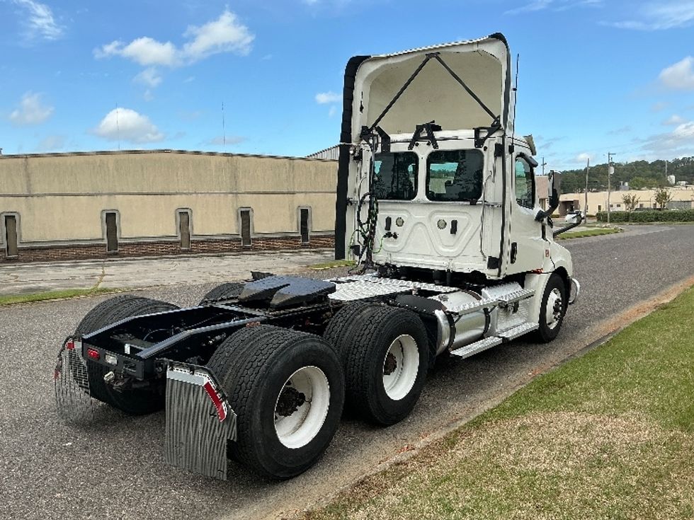 Day Cab Tractor-Heavy Duty Tractors-Freightliner-2020-T12664ST-Homewood-AL-569,696\n\t\tmiles-$ 40,750 - Image 7