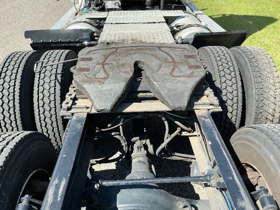 Day Cab Tractor-Heavy Duty Tractors-Freightliner-2020-T12664ST-Homewood-AL-584,860\n\t\tmiles-$ 39,250 - Image 6