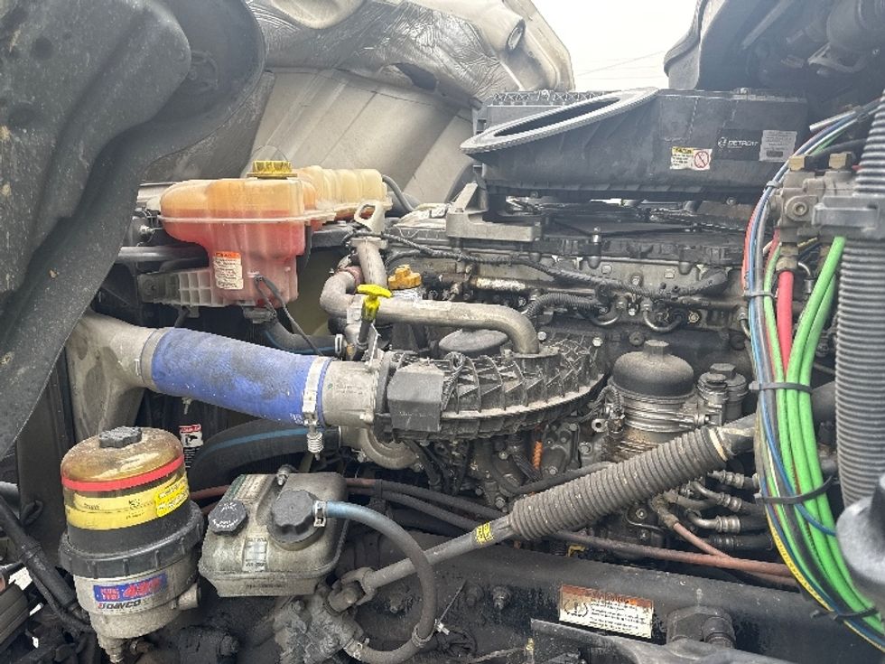 Day Cab Tractor-Heavy Duty Tractors-Freightliner-2020-T12664ST-Homewood-AL-586,259\n\t\tmiles-$ 37,750 - Image 16