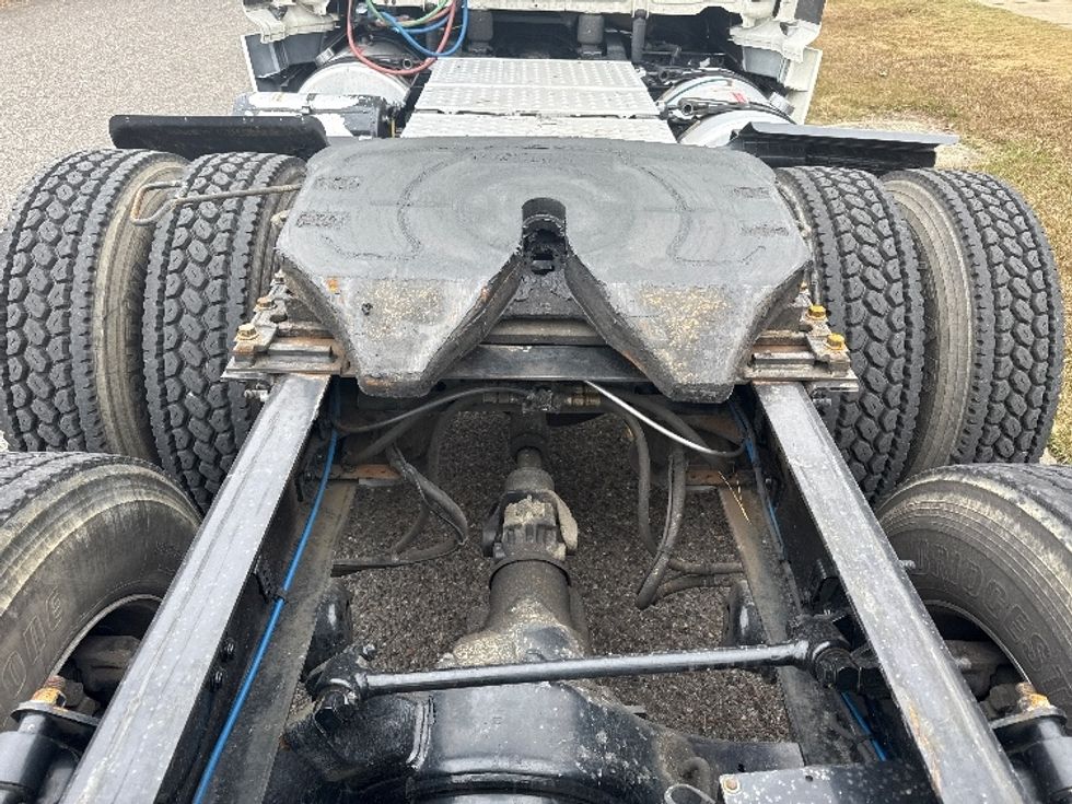 Day Cab Tractor-Heavy Duty Tractors-Freightliner-2020-T12664ST-Homewood-AL-586,259\n\t\tmiles-$ 37,750 - Image 3