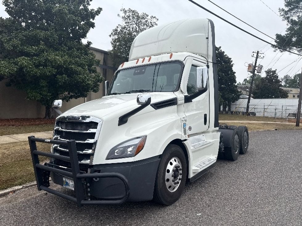 Day Cab Tractor-Heavy Duty Tractors-Freightliner-2020-T12664ST-Homewood-AL-586,259\n\t\tmiles-$ 37,750 - Image 4