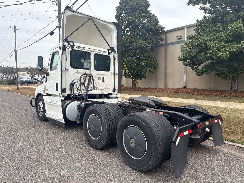 Day Cab Tractor-Heavy Duty Tractors-Freightliner-2020-T12664ST-Homewood-AL-586,259\n\t\tmiles-$ 37,750 - Image 6