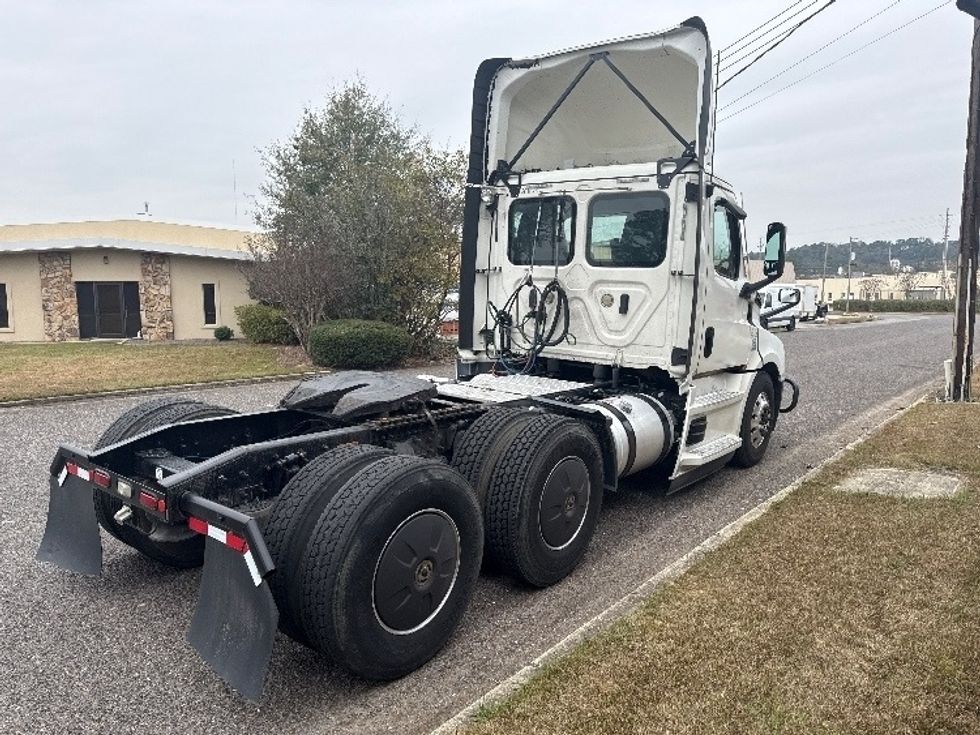 Day Cab Tractor-Heavy Duty Tractors-Freightliner-2020-T12664ST-Homewood-AL-586,259\n\t\tmiles-$ 37,750 - Image 7