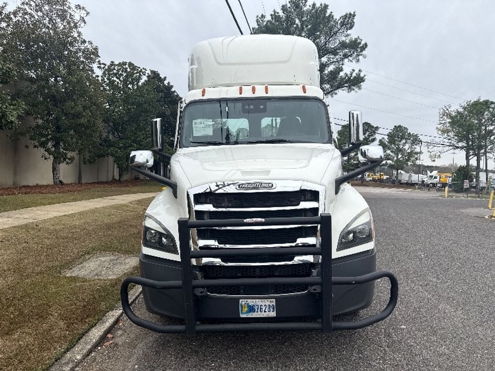 Day Cab Tractor-Heavy Duty Tractors-Freightliner-2020-T12664ST-Homewood-AL-603,910\n\t\tmiles-$ 36,000 - Image 2