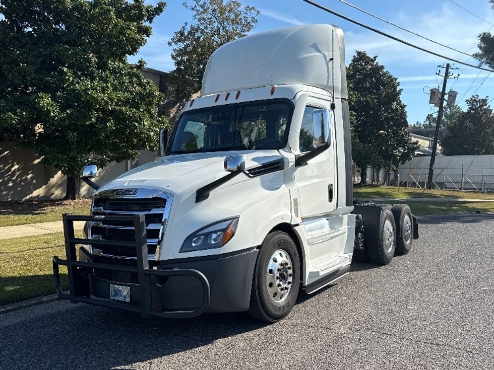 Day Cab Tractor-Heavy Duty Tractors-Freightliner-2020-T12664ST-Homewood-AL-606,184\n\t\tmiles-$ 36,000 - Image 3