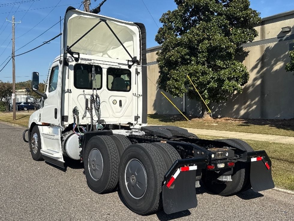Day Cab Tractor-Heavy Duty Tractors-Freightliner-2020-T12664ST-Homewood-AL-606,184\n\t\tmiles-$ 36,000 - Image 5