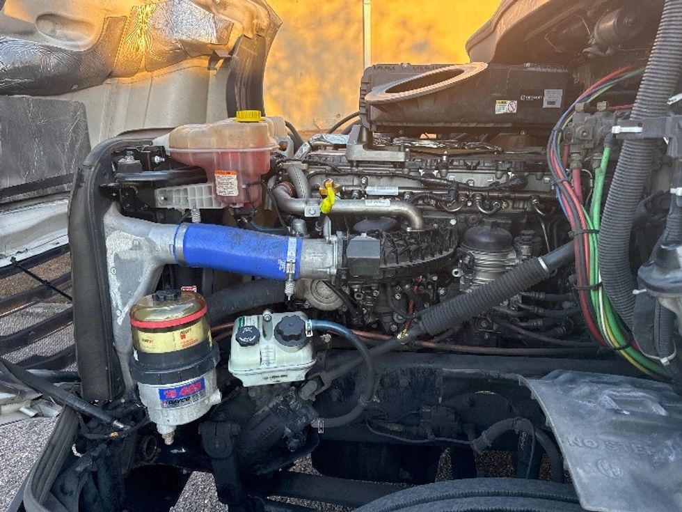 Day Cab Tractor-Heavy Duty Tractors-Freightliner-2020-T12664ST-Homewood-AL-613,049\n\t\tmiles-$ 35,000 - Image 16