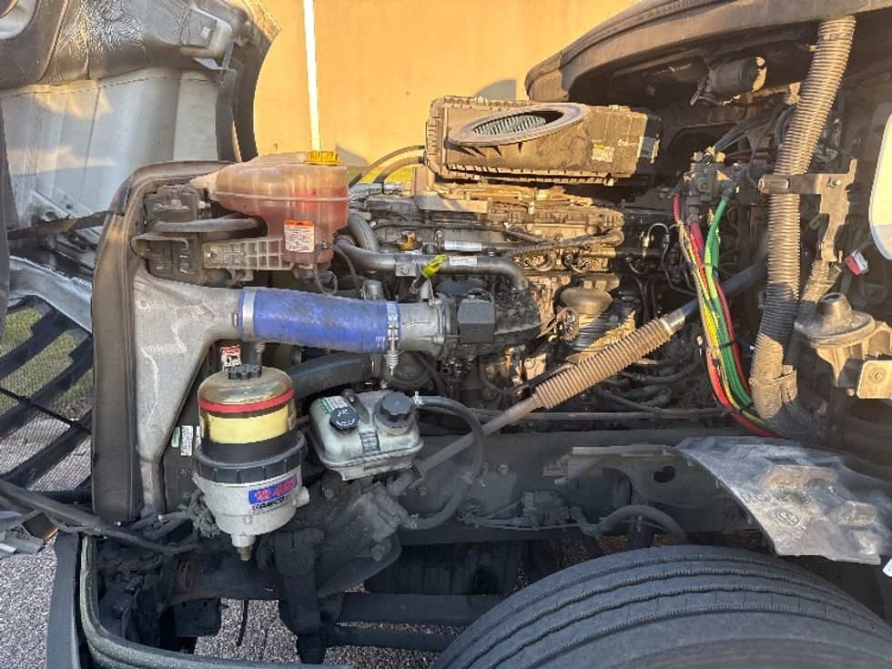 Day Cab Tractor-Heavy Duty Tractors-Freightliner-2020-T12664ST-Homewood-AL-626,355\n\t\tmiles-$ 31,750 - Image 16