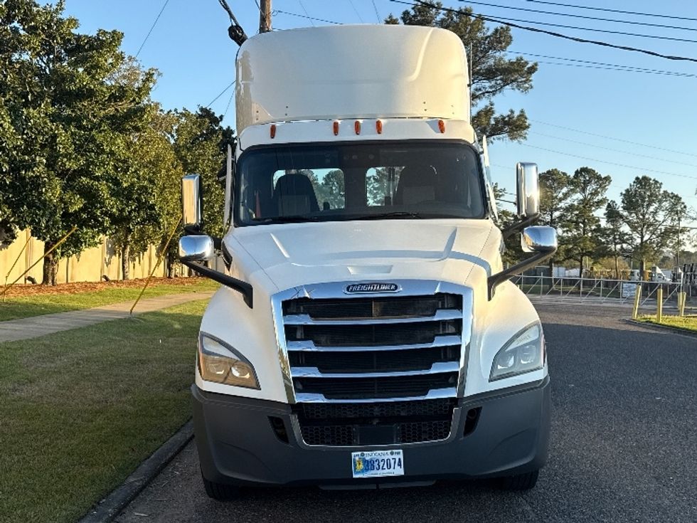 Day Cab Tractor-Heavy Duty Tractors-Freightliner-2020-T12664ST-Homewood-AL-626,355\n\t\tmiles-$ 31,750 - Image 2